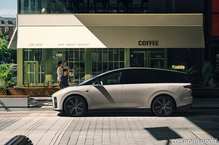 I produttori di auto elettriche si sono appena trovati di fronte a un nuovo problema in Cina, che inizierà nel 2026 | Carscoops